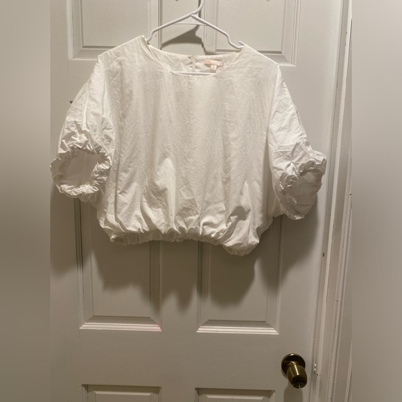 Elegant White Women's Top - Picture 3 of 4